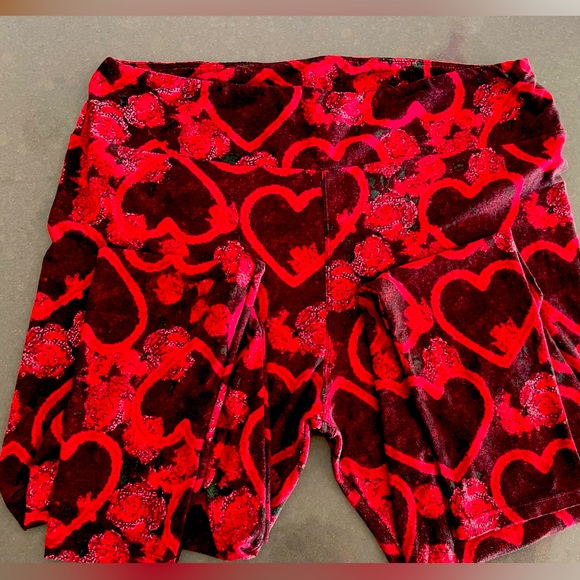 LuLaRoe Pants - NWT LULAROE LEGGINGS. Size Tall & Curvey. See pics for measurements! Sooo soft!